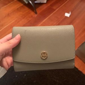 Tan Tory Burch wallet